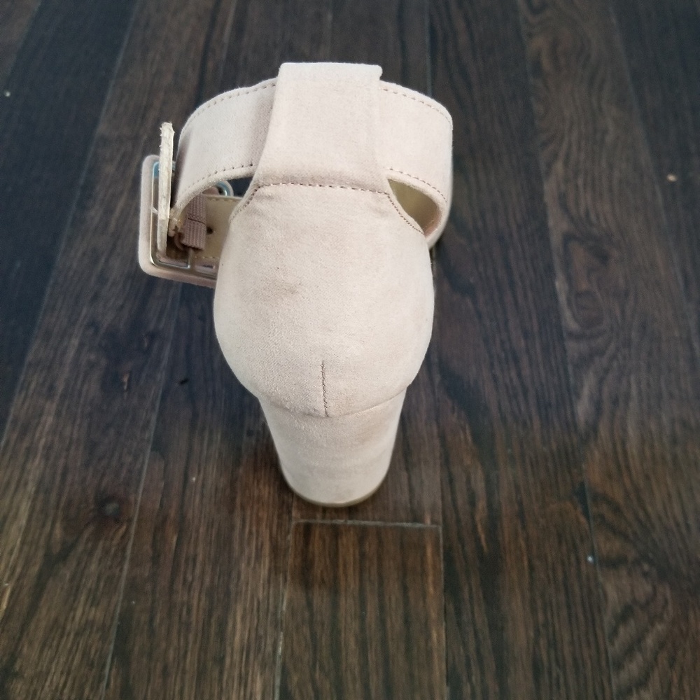 Shoes - Picture 4 of 4